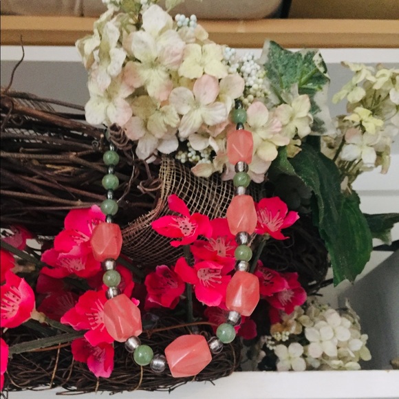 📿 Pretty beaded necklace 📿 - Picture 2 of 3